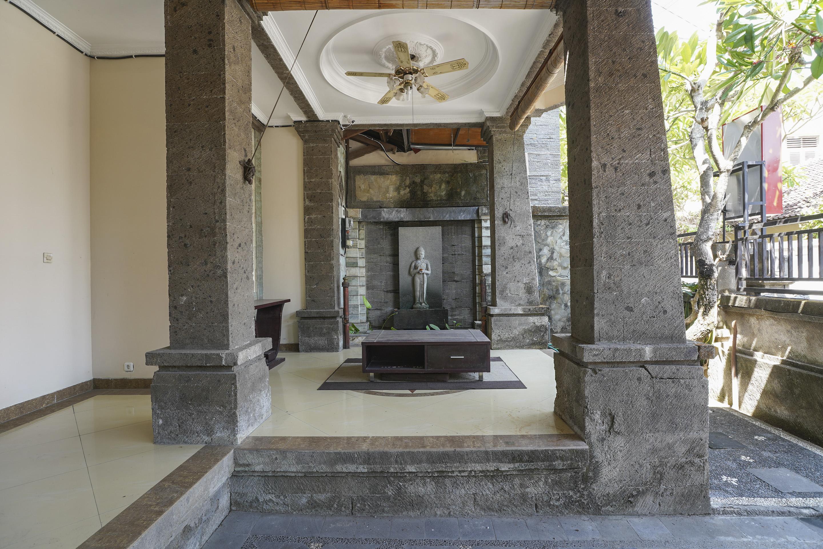 OYO 2321 Griya Shanti Homestay Ketewel Luaran gambar